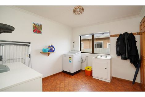 Photo of property in 220 Marine Parade, Bluff, 9814