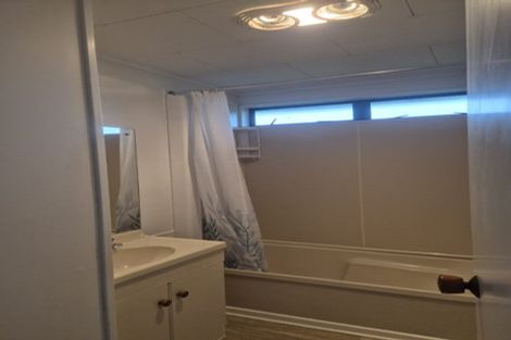 Photo of property in 1/26 Compass Place, Te Atatu Peninsula, Auckland, 0610