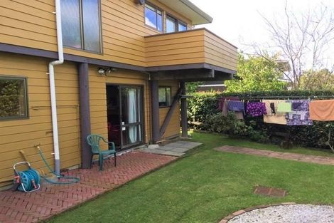 Photo of property in 2/5 Highlight Parade, Te Atatu South, Auckland, 0610