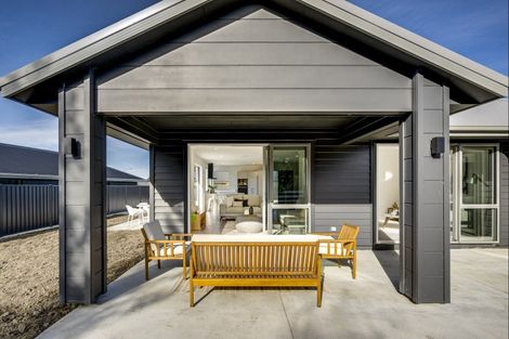 Photo of property in 17 Dinneen Close, Frimley, Hastings, 4120