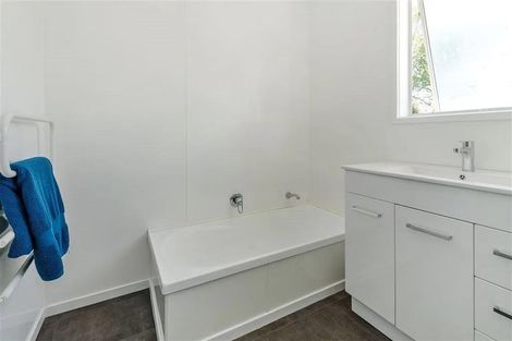 Photo of property in 58 Judkins Crescent, Cockle Bay, Auckland, 2014