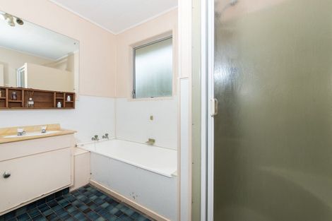 Photo of property in 25 Allington Road, Massey, Auckland, 0614