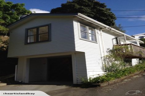 Photo of property in 2 Severn Street, Island Bay, Wellington, 6023