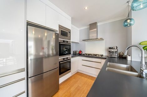 Photo of property in 35 Kurth Crescent, Silverstream, Upper Hutt, 5019