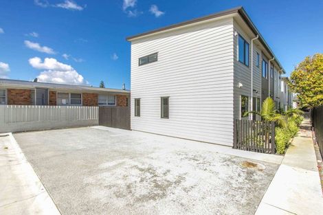 Photo of property in 3/30 West Coast Road, Glen Eden, Auckland, 0602