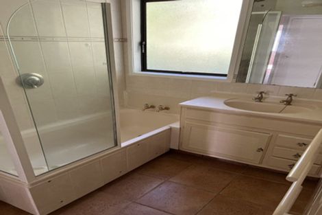 Photo of property in 1/15 Micawber Place, Mellons Bay, Auckland, 2014