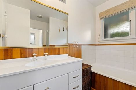 Photo of property in 249 Memorial Avenue, Burnside, Christchurch, 8053