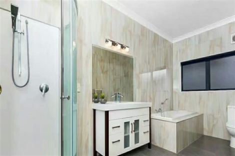 Photo of property in 32 Westerham Drive, Dannemora, Auckland, 2016