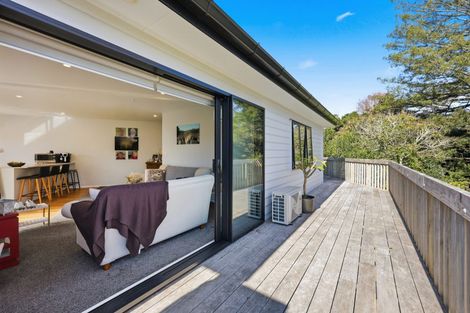 Photo of property in 64 Robbies Road, Shelly Park, Auckland, 2014