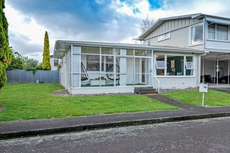 Photo of property in 12a Te Awe Awe Court, Hokowhitu, Palmerston North, 4410
