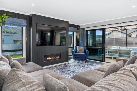 Photo of property in 4 Craigie Way, Wainuiomata, Lower Hutt, 5014