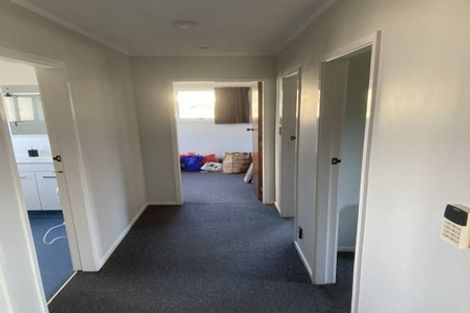Photo of property in 98 Oakfield Crescent, Pukete, Hamilton, 3200