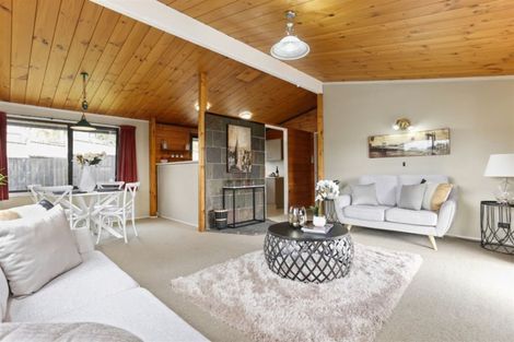 Photo of property in 13 Banyan Drive, Totara Heights, Auckland, 2105