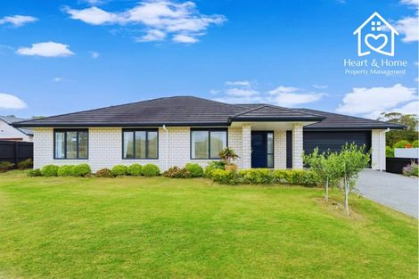 Photo of property in 23 Kahika Grove, Huapai, Kumeu, 0810