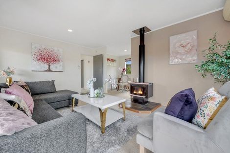 Photo of property in 30 Ransom Smyth Drive, Goodwood Heights, Auckland, 2105