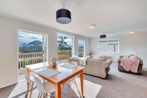 Photo of property in 15 Pooks Road, Ranui, Auckland, 0612