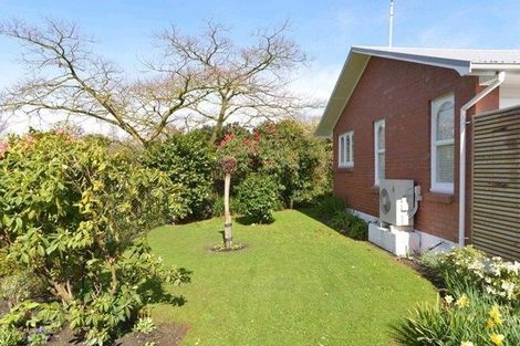 Photo of property in 51 Grahams Road, Ilam, Christchurch, 8041
