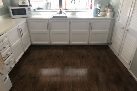 Photo of property in 2/25 Taioma Crescent, Te Atatu Peninsula, Auckland, 0610