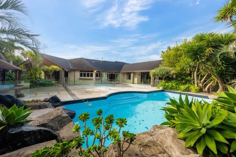 Photo of property in 305 Old North Road, Kumeu, 0892