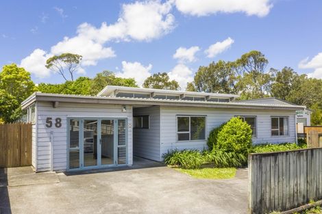 Photo of property in 58 Cascades Road, Pakuranga Heights, Auckland, 2010