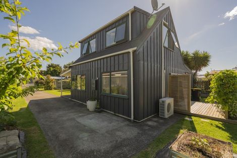 Photo of property in 17 White Street, Whitianga, 3510