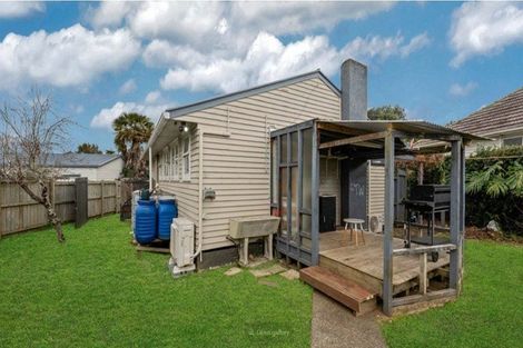 Photo of property in 5 Tui Crescent, Manurewa, Auckland, 2102