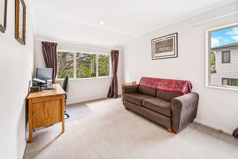 Photo of property in 80 Rising Parade, Fairview Heights, Auckland, 0632