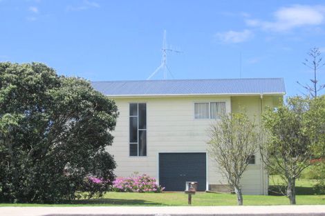 Photo of property in 19 Seaforth Road, Waihi Beach, 3611