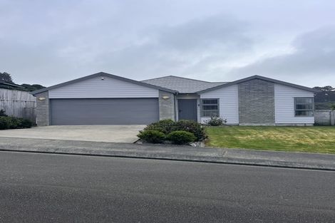 Photo of property in 2 Gennaker Lane, Whitby, Porirua, 5024