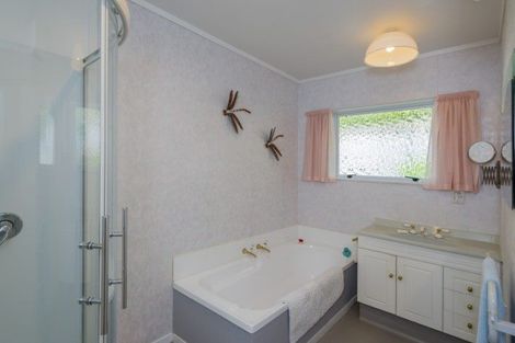 Photo of property in 272a Te Moana Road, Waikanae, 5036