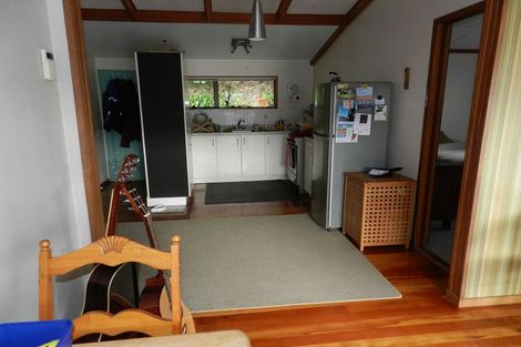 Photo of property in 25 Foster Avenue, Huia, Auckland, 0604