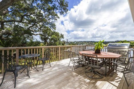 Photo of property in 24 Howard Road, Northcote, Auckland, 0627