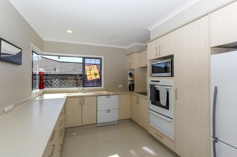 Photo of property in 13 Sandel Rise, Merrilands, New Plymouth, 4312