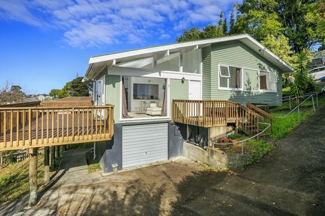 Photo of property in 72 Chivalry Road, Glenfield, Auckland, 0629