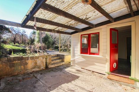 Photo of property in 16 Wellington Street, Enfield, Oamaru, 9491