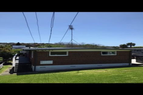 Photo of property in 1/20 Penning Road, Castor Bay, Auckland, 0620