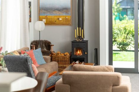 Photo of property in 4 Leaning Rock Lane, Wanaka, 9305