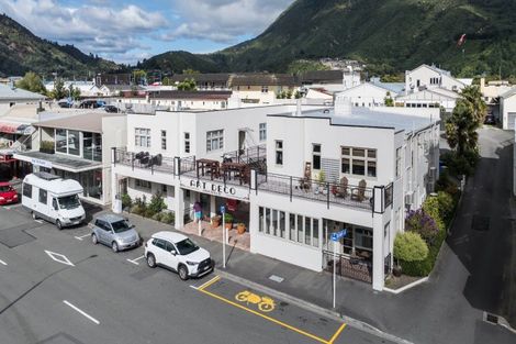 Photo of property in 11-19 Wellington Street, Picton, 7220