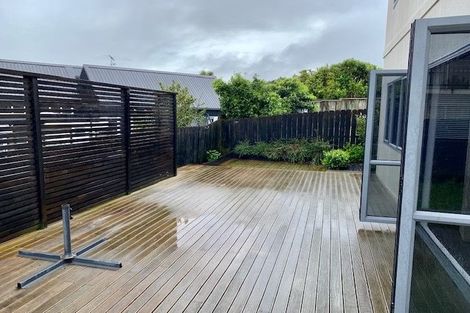 Photo of property in 2/90 Pupuke Road, Hillcrest, Auckland, 0627
