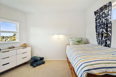 Photo of property in 1/306 Beach Road, Campbells Bay, Auckland, 0630