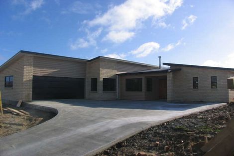 Photo of property in 35 Rosalie Terrace, Kelvin Grove, Palmerston North, 4414