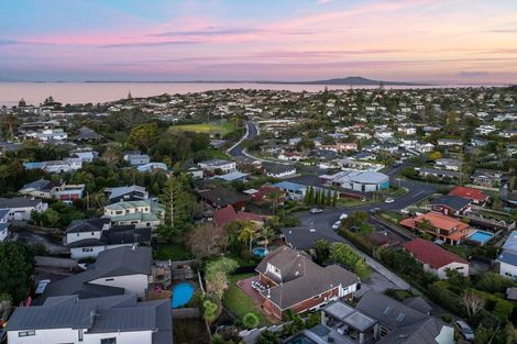 Photo of property in 17 Noumea Place, Mairangi Bay, Auckland, 0630