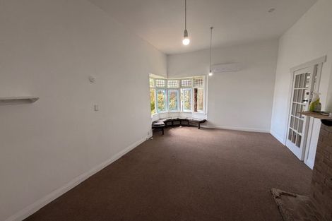 Photo of property in 60 Kelburn Parade, Kelburn, Wellington, 6012