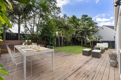 Photo of property in 2/13 Eversleigh Road, Belmont, Auckland, 0622