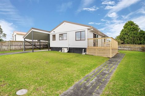 Photo of property in 2/24 Bernina Place, Weymouth, Auckland, 2103