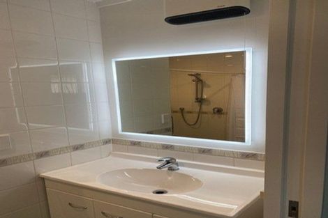 Photo of property in 67a Birkdale Road, Birkdale, Auckland, 0626