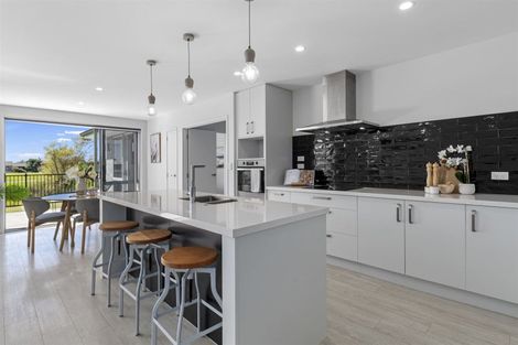 Photo of property in 71 Harding Drive, Papamoa Beach, Papamoa, 3118