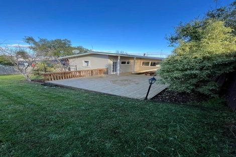 Photo of property in 9 Ellesmere Crescent, Pakuranga Heights, Auckland, 2010