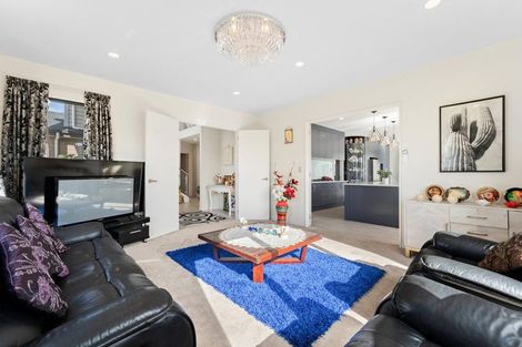 Photo of property in 24 Mettam Drive, Swanson, Auckland, 0614