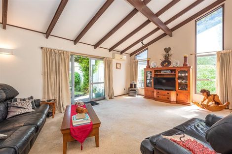 Photo of property in 2/25 Avonhead Road, Avonhead, Christchurch, 8042